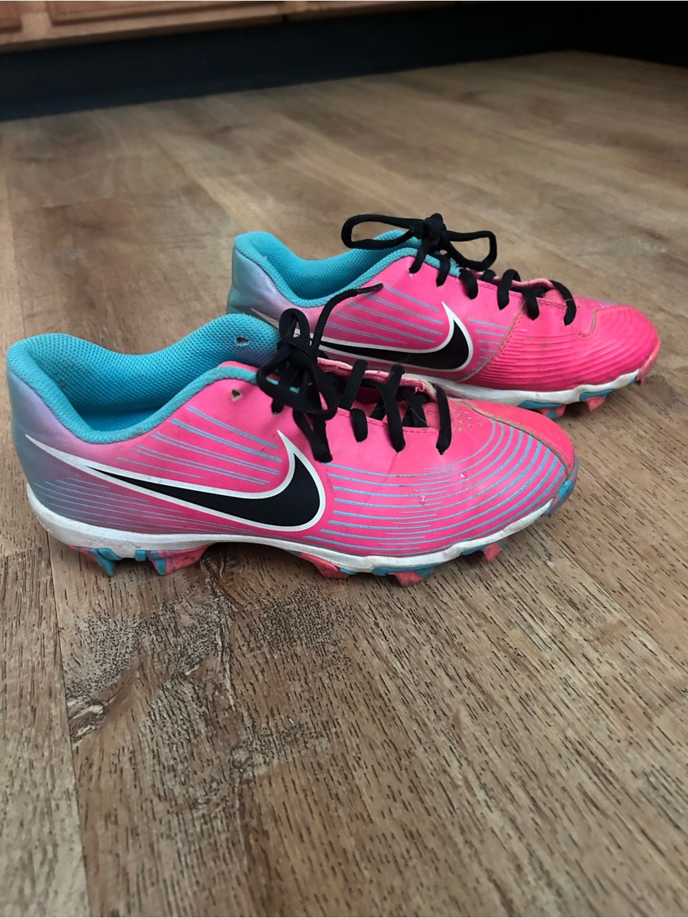 Nike Pink & Teal Softball Cleats with Black Swoosh. Size 4.5